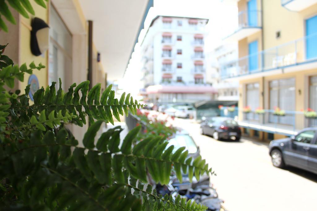 Hotel Azzorre Lido di Jesolo Exterior photo